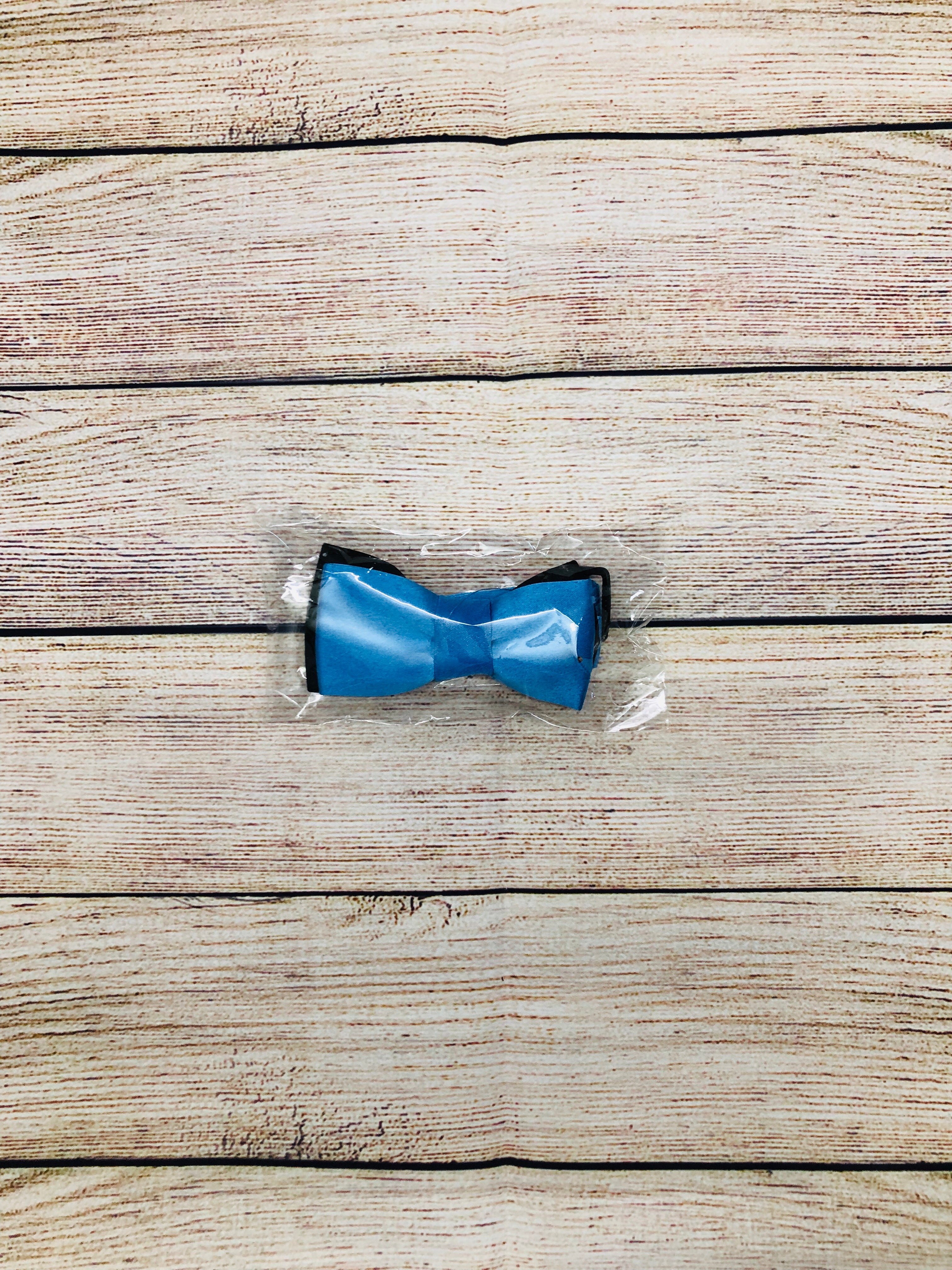 Blueberry Contrast Two Tone Bowtie